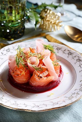 Image de Gravlax de saumon aux baies roses (portion) ·  LYON GASTRO PUB